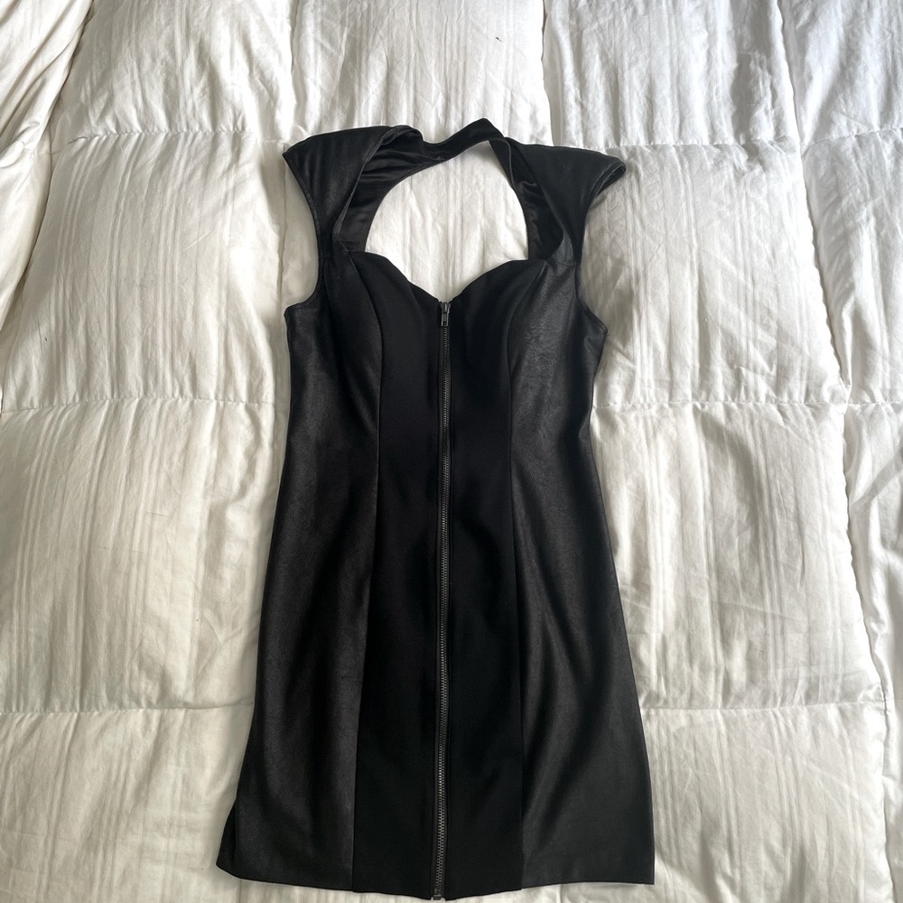 GUESS Little black dress with full front zipper.